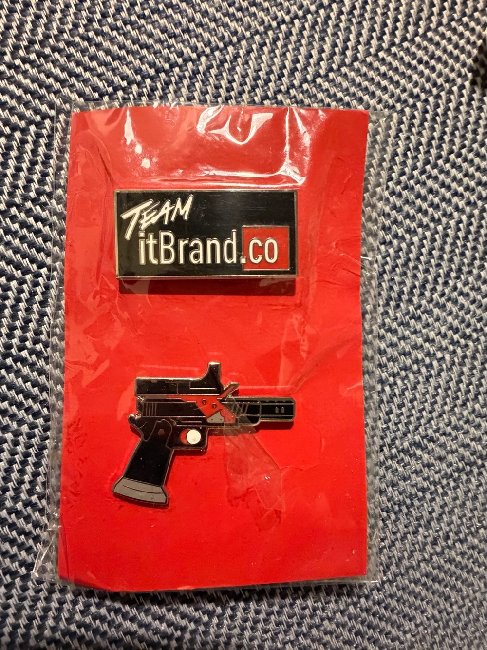 Team itbrand.co Red and Black Pin Set